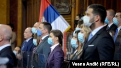 Premijerka Brnabić sa ministrima nakon izbora Vlade u parlamentu, novi kabinet imaće ograničen mandat