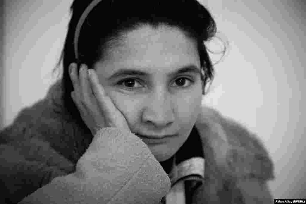 İqtisadi Təşəbbüslərə Yardım İctimai Birliyinin Ekspert Qrupunun açıqlamasına görə, bu halda büdcə vəsaitlərinin yayındırılmasından söhbət gedir: &ldquo;Bu ondan qaynaqlanır ki, tender qanunvericiliyində boşluqlar var. Əvəlla, şirkəti araşdırıb görsəniz ki, müəssisə rəhbərliyinə hər hansı formada yaxınlığı var və bu, tender qanunvericiliyinin pozulmasıdı. Çünki tender qanunvericiliyi maraq ziddiyyətlərini inkar edir..."