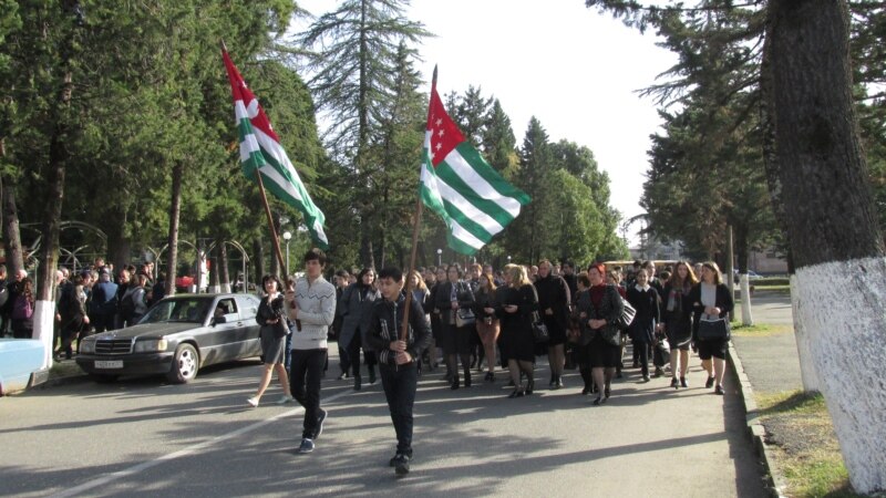 Большой террор в Абхазии: тела в известковых ямах