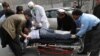 Աֆղանստան-Հարձակման հետևանքով վիրավորվածին շտապօգնության աշխատակիցները տեղափոխում են հիվանդանոց, Քաբուլ, 6-ը մարտի, 2020թ.