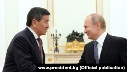 Кыргызстандын президенти Сооронбай Жээнбеков менен орус президенти Владимир Путин, Москва шаары, 12-июль 2019-жыл. 