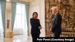 ფოტო არქივიდან. საქართველოს პრეზიდენტი სალომე ზურაბიშვილი და ჩეხეთის პრეზიდენტი პეტრ პაველი