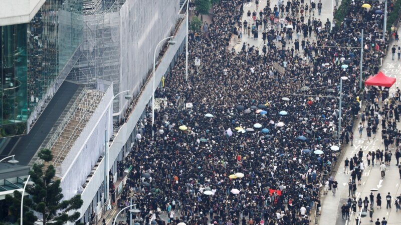 ჰონგ-კონგში რეგიონის მმართველის გადადგომის მოთხოვნით ასეულ ათასობით ადამიანი გავიდა ქუჩაში