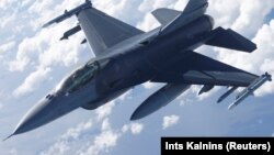 Винищувач F-16 ВПС США, який бере участь у навчаннях Saber Strike. 2018 рік