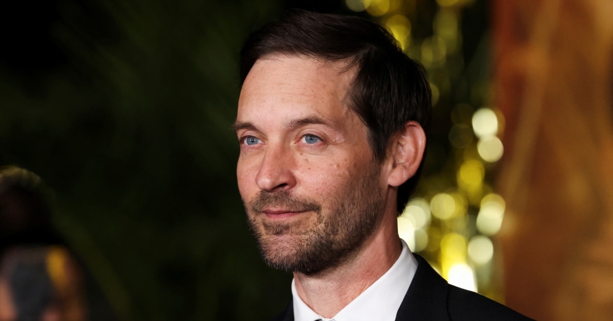 Като дете спи по дивани на роднини и разчита на