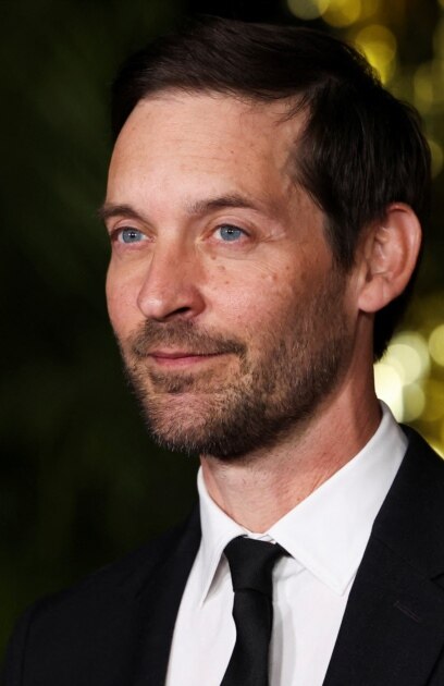 Като дете спи по дивани на роднини и разчита на