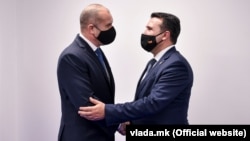 Bugarski predsednik Rumen Radev i premijer Severne Makedonije Zoran Zaev, prilikom susreta u Sofiji u junu 2021.