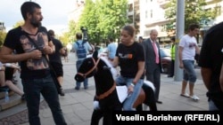 Любена Павлова по време на контрапротест, 14 юли 2015 г.