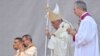 Arhiepiscopia de Alba se delimitează de preotul din Ditrău