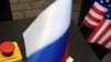 Символічна кнопка «перезапуску» відносин між США та Росією, подарована Держдепартаментом США МЗС Росії в 2009 році