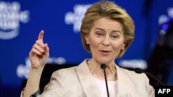 Ursula von der Leyen, președinta Comisiei Europene, a recunoscut, la Forumul de la Davos, că răspunsul Europei la crizele internaționale a fost uneori lent, datorat diviziunii UE