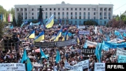 Как отмечали День памяти жертв депортации крымских татар в украинском Крыму (фотогалерея)