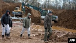 Ekshumacija tela žrtava zločina u Tomašici, najvećoj masovnoj grobnici u BiH