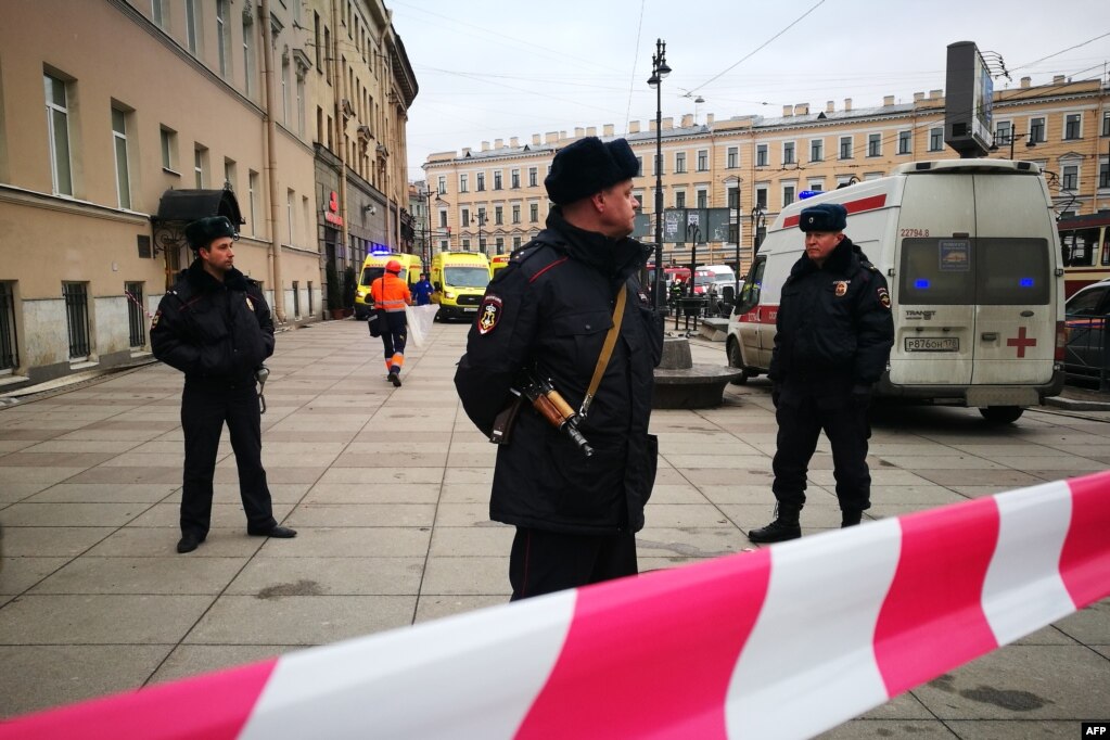 На даний час на місці події проводяться первісні слідчі дії