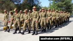 Туркменские военнослужащие, ноябрь, 2016. 