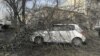В Одесі вітром повалило дерева і білборди, є загиблі
