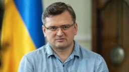 Dmitro Kuleba ukrán külügyminiszter az AP hírügynökségnek ad interjút Kijevben, 2022. július 12-én