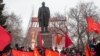 В Петербурге задержали левых активистов за фотосессию в парке