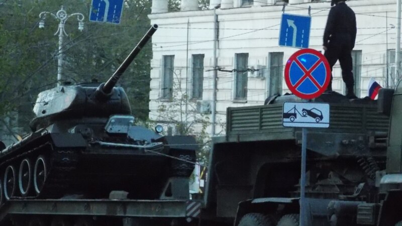 В Севастополе начали подготовку военной техники к параду на 9 мая – российское командование
