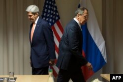 Держсекретар США Джон Керрі під час зустрічі із керівником МЗС Росії Сергієм Лавровим. Цюріх, 20 січня 2016 року