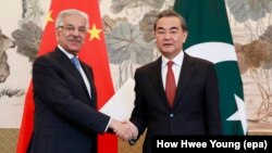 د چين او پاکستان بهرنيوو چارو وزيران