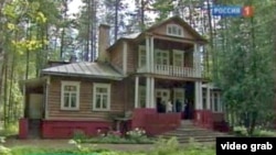 Kyrgyz writer Chingiz Aitmatov spent 20 years at this cottage in Peredelkino.