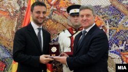 Претседателот Ѓорге Иванов на 26 декември 2014 година ја одликува Македонската радиотелевизија со „Орден за заслуги за Македонија“. Орденот го прими директорот на МРТВ, Марјан Цветковски