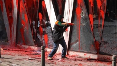 Министерският съвет осъди нападението на симпатизанти на Възраждане срещу Дома