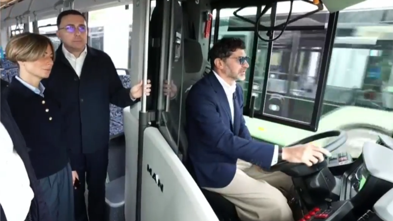 არჩევნებამდე ერთი კვირით ადრე თბილისის მერია ხაზებზე 18-მეტრიან ავტობუსებს გაუშვებს