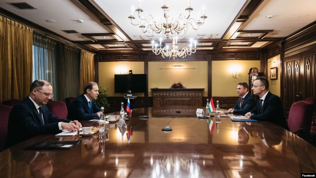 Szijjártó Péter s-a întâlnit luni, la Moscova, cu prim-viceprim-ministrul rus Denis Manturov. 