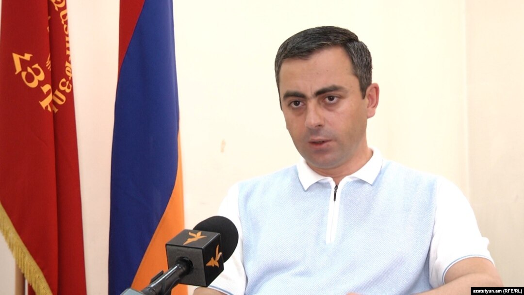 İşxan Saqatelyan