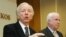 Senatorul Joseph Lieberman și colegul său republican John McCain