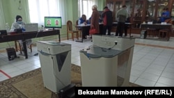 Один из избирательных участков в Кыргызстане. Апрель 2021 года. 