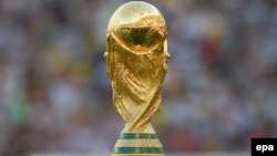 ФИФА ва Қатардаги коррупцияга қўл урганликда айбланаётган эди.