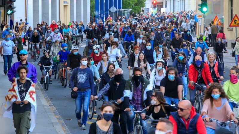 Suzavac i vodeni top upotrebljeni u Ljubljani na protestu protiv korona mjera