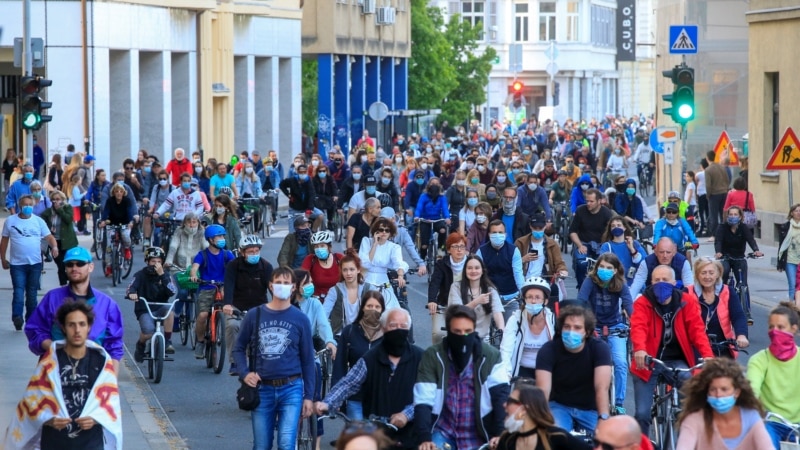Neredi na protestima u Ljubljani, povrijeđeno više ljudi