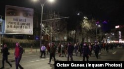 Protestatarii au mărșăluit de la Piața Universității la Piața Revoluției și au scandat lozinci antiguvernamentale, București