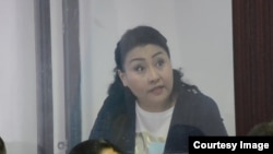 Атырау облысы әкімнің бұрынғы орынбасары Бақытгүл Хаменова сотта. 2022 жылдың қарашасы.