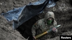 
Розвідувальні служби США вважають, що тупикова ситуація в Україні «зміщує імпульс» у війні на користь Москви.