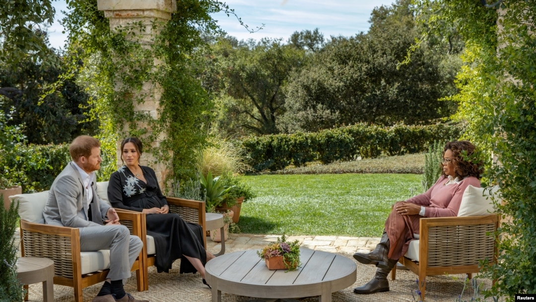 Meghan și prințul Harry în interviul acordat jurnalistei americane Oprah Winfrey.