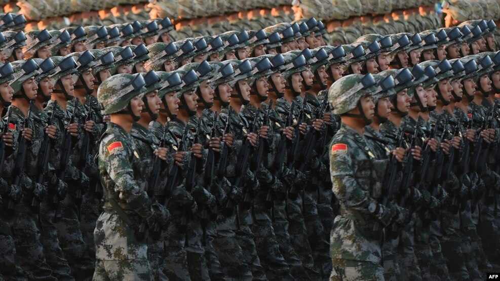 Pjesëtarë të ushtrisë kineze gjatë paradës ushtarake të vitit të kaluar në kryeqytetin Pekin