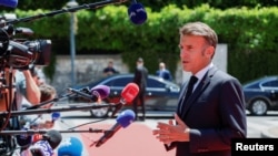 Francuski predsjednik u razgovoru s medijima po dolasku na samit u Tivat 5. juna 2026.