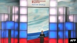 По словам Дмитрия Медведева, Россия стремится в клуб развитых демократических стран