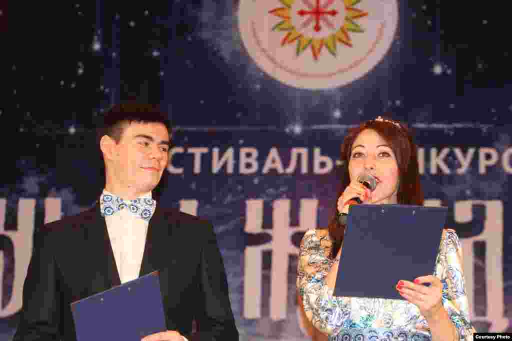 "Туым җондызы 2016" алып баручылары Евгений һәм Светлана Максимовлар