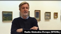 Nećemo sadaku, hoćemo definisan status", kaže Strajo Krsmanović, direktor Umjetničke galerije BiH.