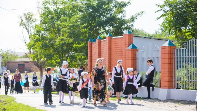 Педагоги в Чечне отказываются принимать непривитых детей в школы и детсады