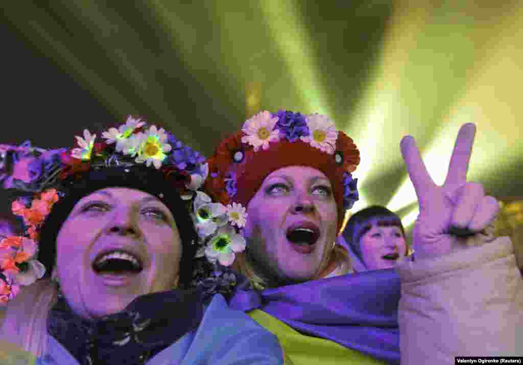 Pro-European protesters take part in New Year celebrations on&nbsp;Independence Square in central Kyiv on January 1, 2014.