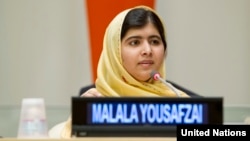 Малала Юсуфзай выступает на одной из конференций по образованию. Нью-Йорк, 25 сентября 2013 года.