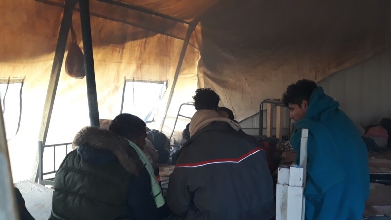 Neizvjesno izmještanje migranata iz kampa Vučjak