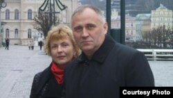 Мікалай Статкевіч з жонкай Марынай Адамовіч, архіўнае фота